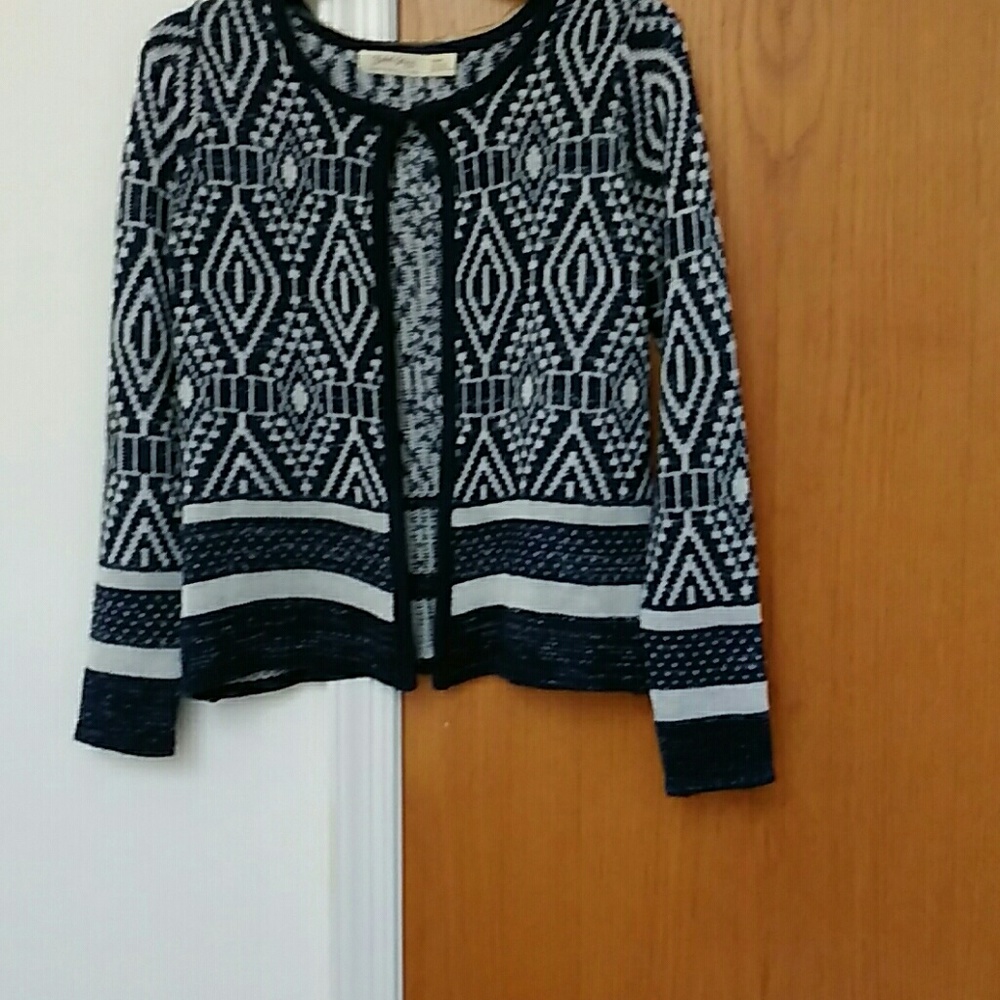 Very good sweater top, gently used only once